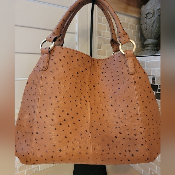 Got It Love It Large Textured Ostrich Print Leather Hobo/Crossbody/Tote - Picture 3 of 15